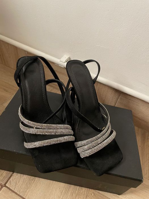 Sandale cu toc dama