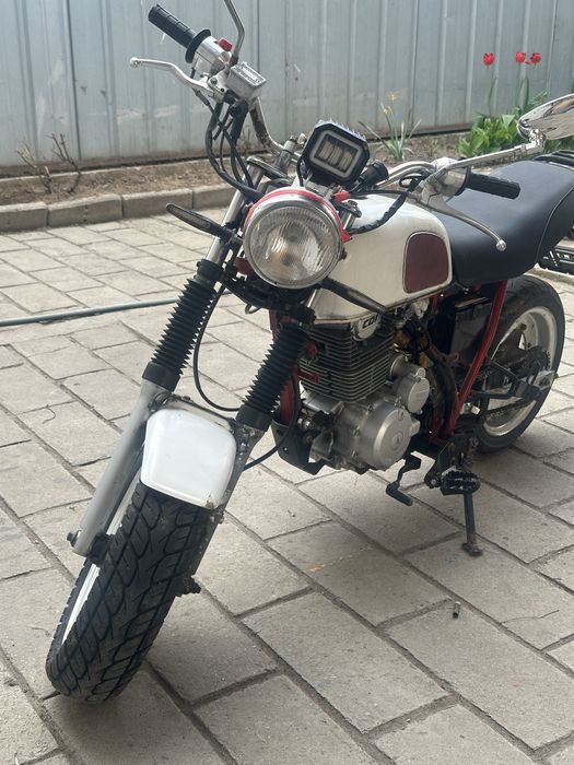 Продам мотоцыкл 200 куб японский с доками