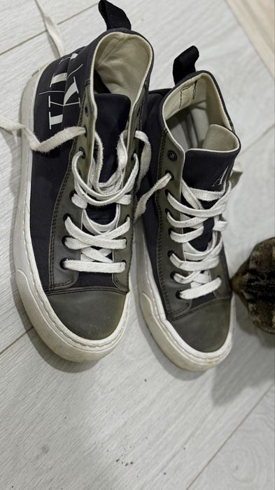 Продам конверсы Армани оригинал 36р