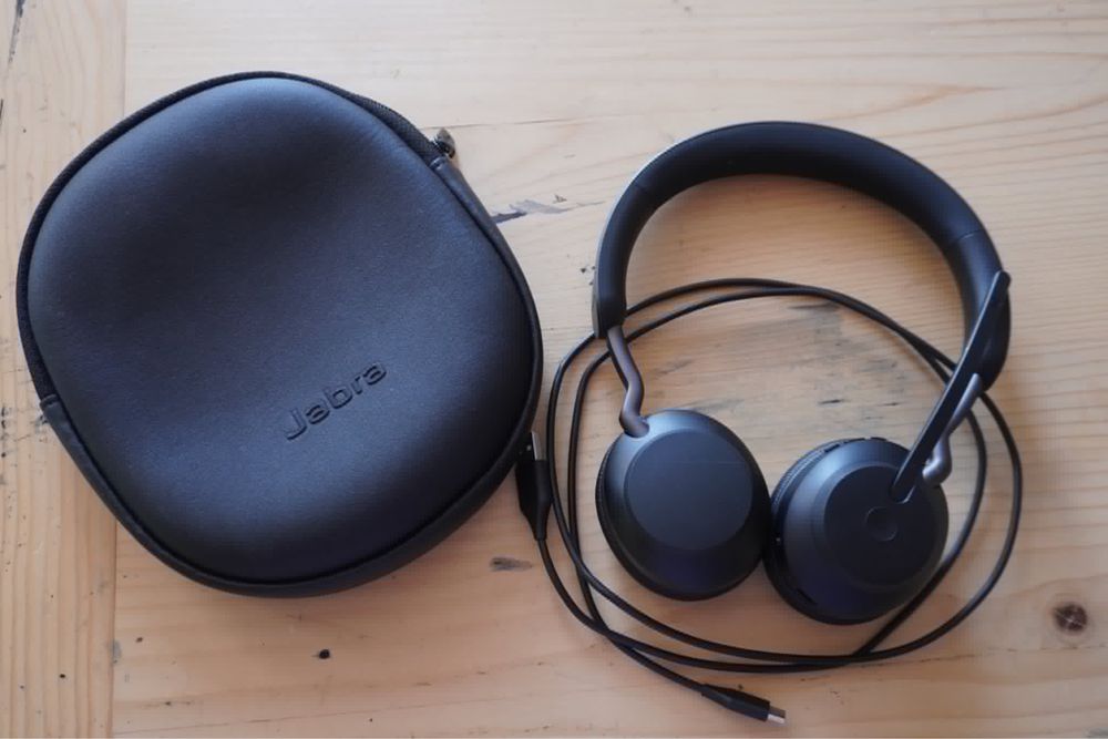 Професионални безжични слушалки Jabra Evolve2 65 – Като нови!