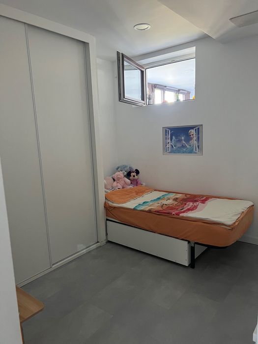 Închiriez apartament