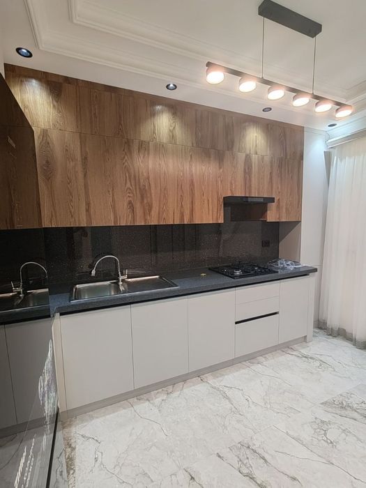 Продам 3 ком квартиру в элитном закрытом доме,рядом с  Ширин табака
