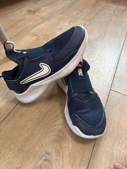 Маратонки NIKE и ADIDAS