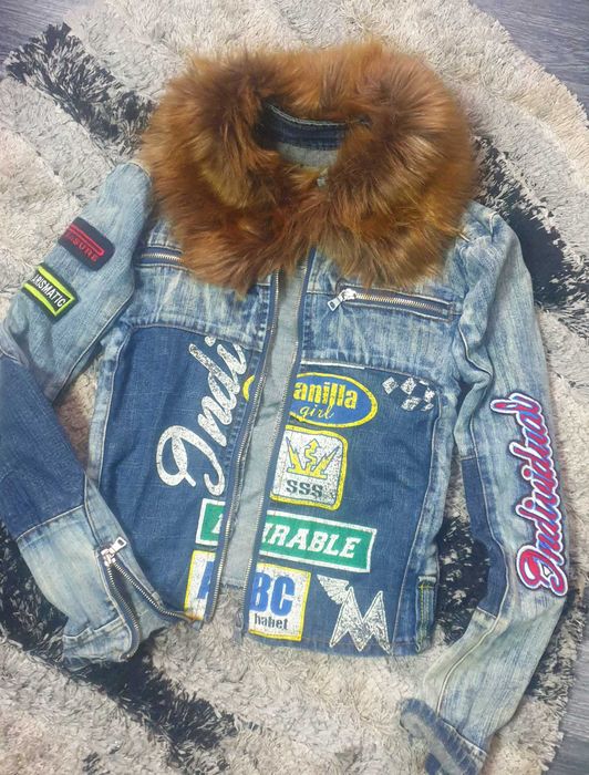 Vand geaca blugi cu blana