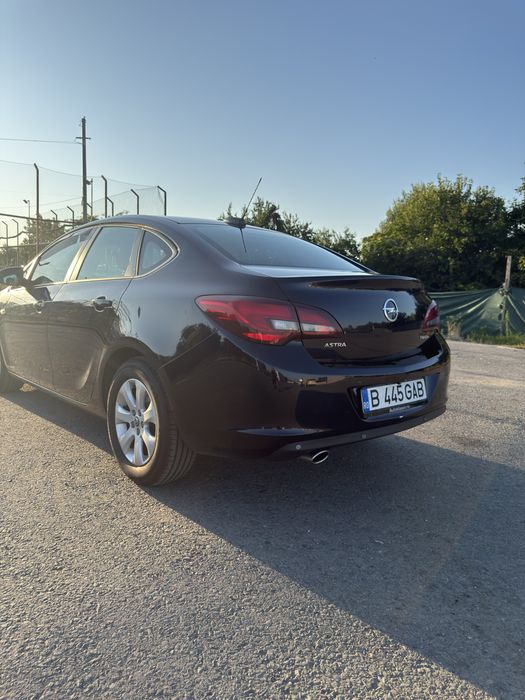Opel Astra J Sedan 1.4 Turbo 140 CP Benzină 2018