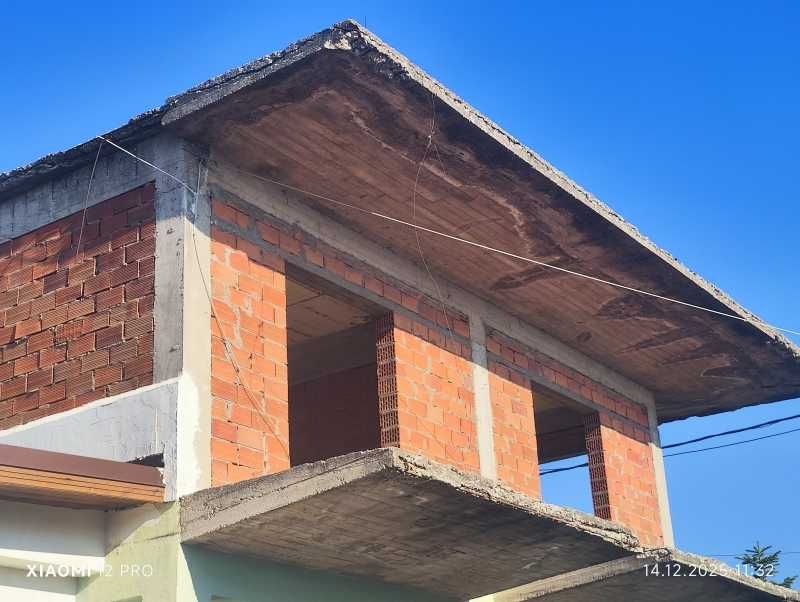 Недовършен апартамент с голям двор в Неа Кердилия, Амфиполи