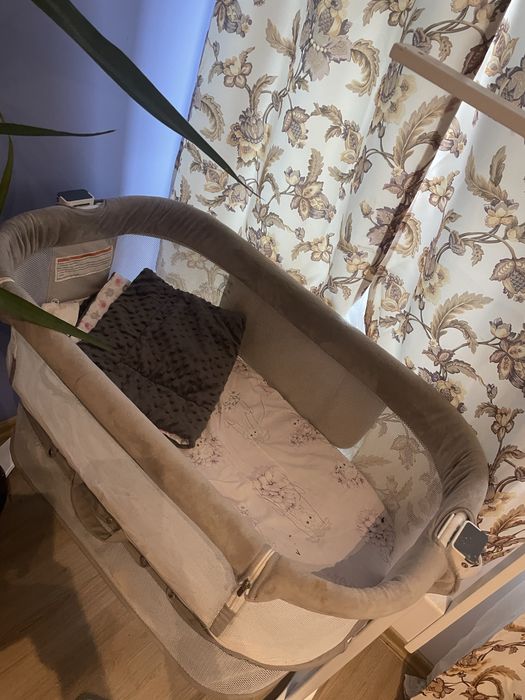 Patut co-sleeper atasabil la pat