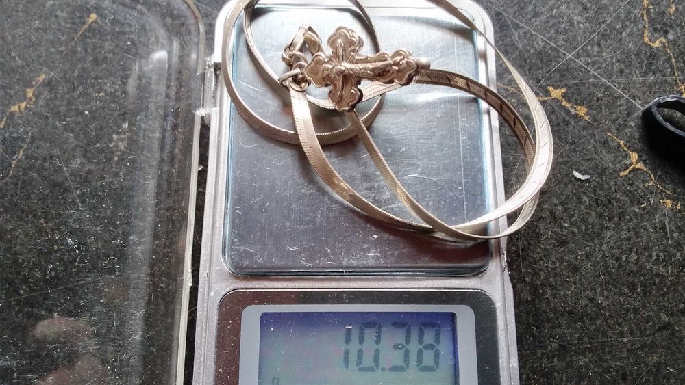 Сребърени кръст и елегантен сплескана плетка синджир с маркировки