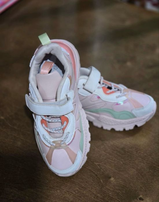 Кроссовки детские новые