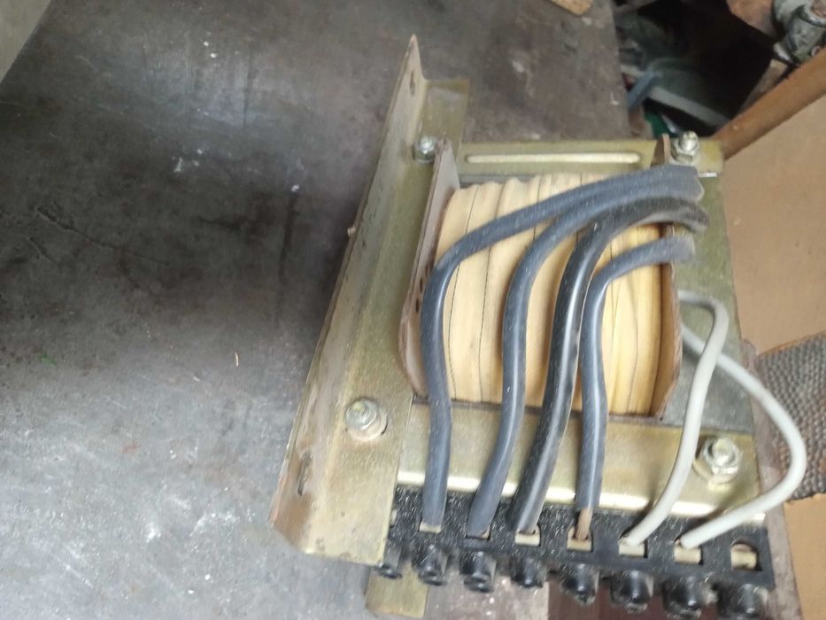 Трансформатори и контактори