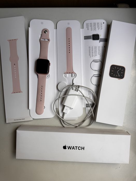 Продам apple watch SE 44 mm