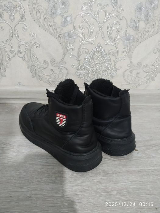 Зўр ботинка сотилади 38®