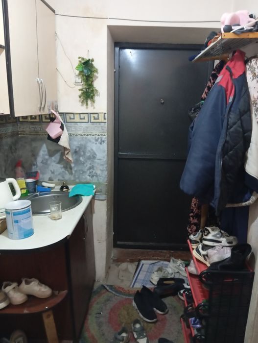 Uy sotiladi 1 xona 2 xona qlingan