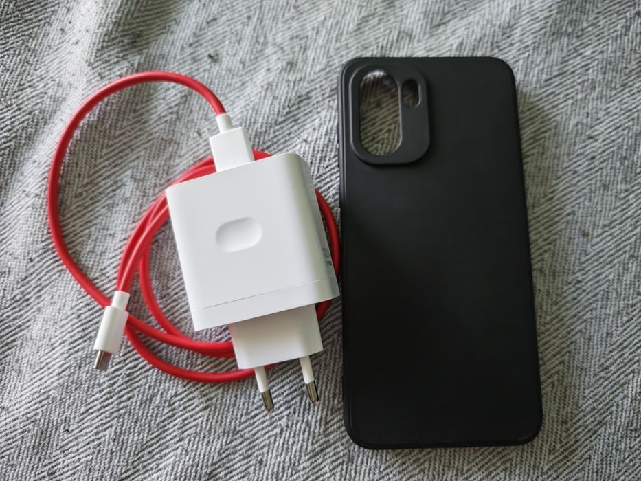 OnePlus 15R, Чисто нов, Пълен комплект
