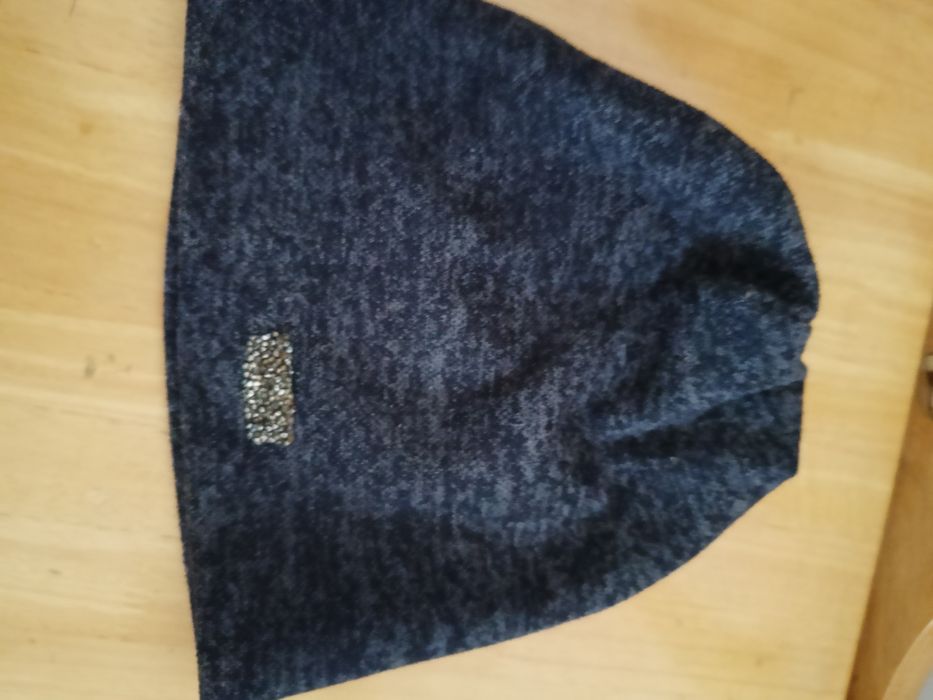 Продам женские шапки