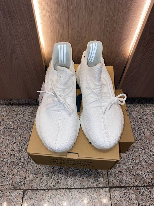 Yeezy boost 350v2 cream white