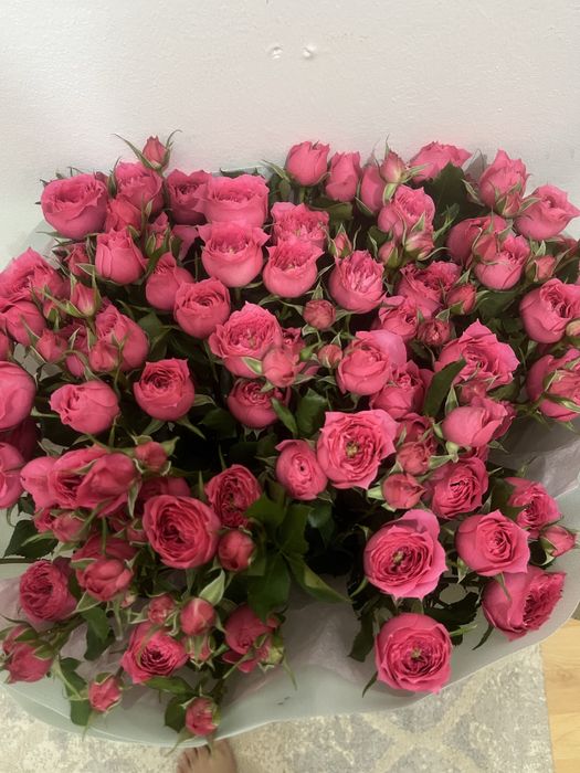 Кустовые розы свежие