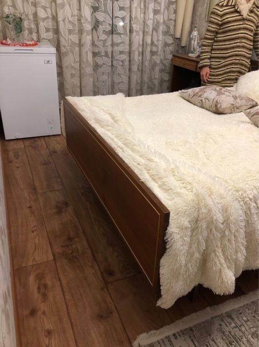 Продам 2х спальную кровать