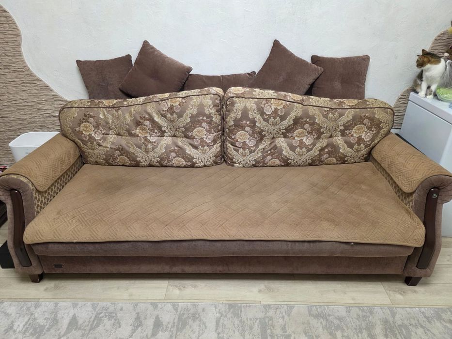 Продам диван в хорошем состоянии