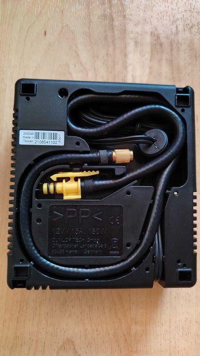 Нов оригинален Mercedes компресор за гуми 12V-15А-180W с лепило 355 мл.