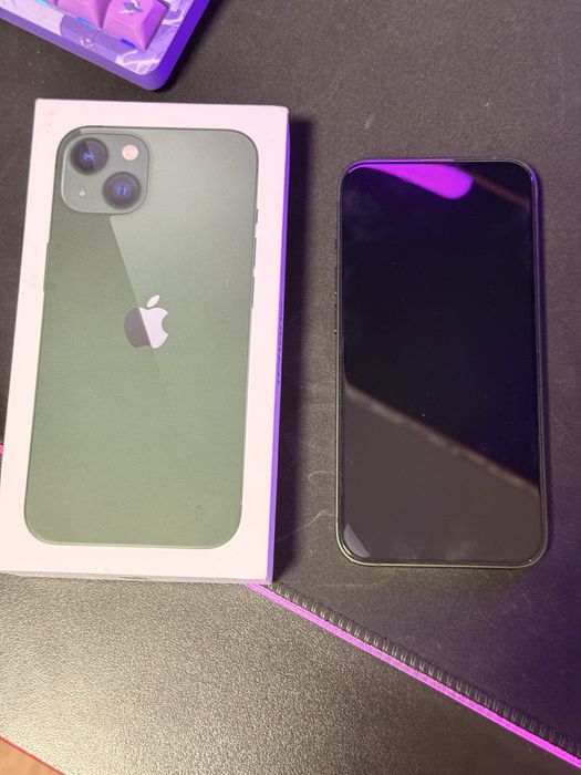 Айфон 13 зелёленький