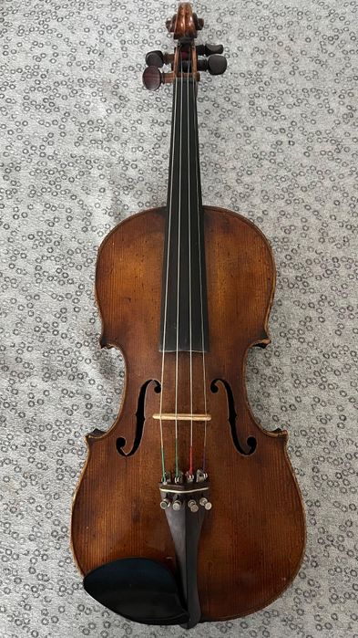 Vând vioară 4/4  an 1676