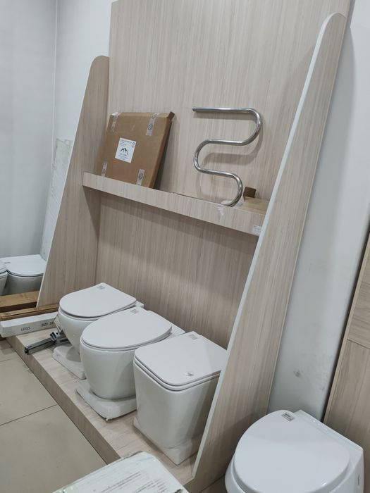 Б/у стенды для магазина