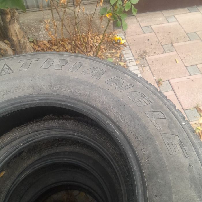 Продам зимние резины на джип