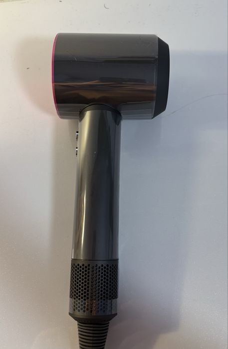 Dyson  supersonic