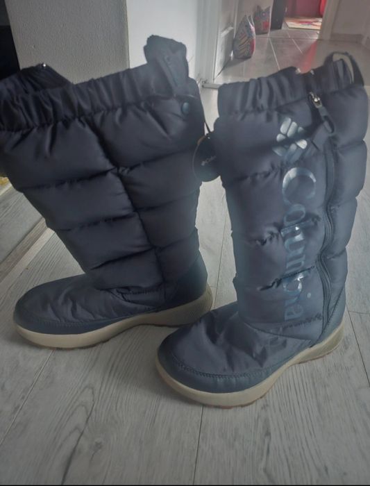 Cizme noi, cu eticheta, mărimea 37.