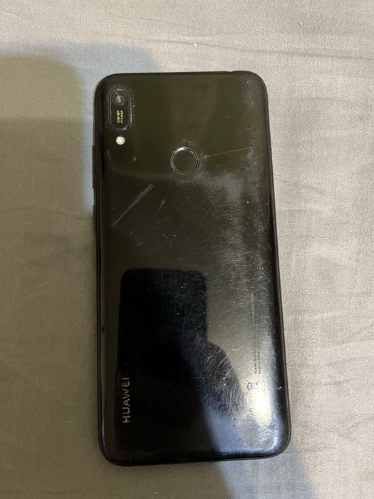 Смартфон Huawei Y6 (32 гб)