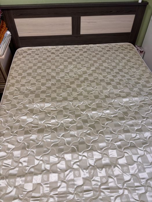 Кровать двухспальная