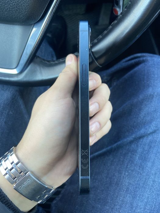 Продам айфон 13 128 гб