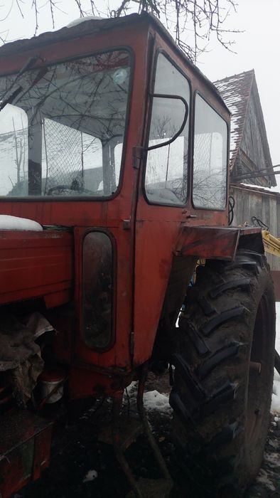 Tractor Universal 650 de vânzare