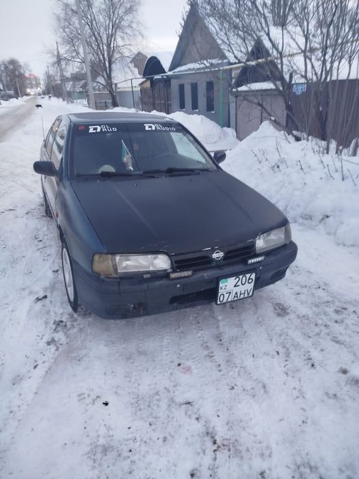 Продам Ниссан примера 1992 года.