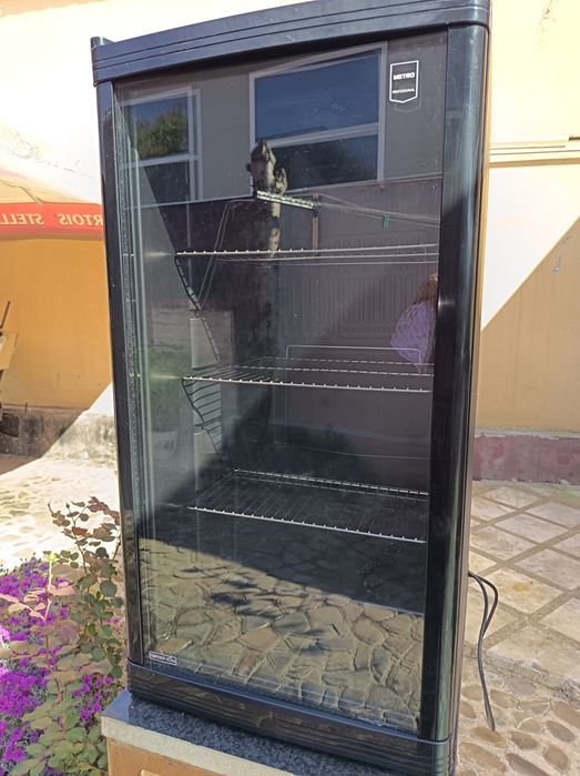 Vând frigider pentru băuturi 88L, Metro Profesional