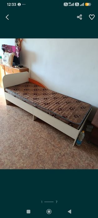 Кровать без матраса