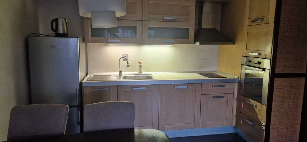 Дава се под наем Тристаен апартамент в София, Бъкстон - 90 кв.м за 767.55 € - Снимка #1