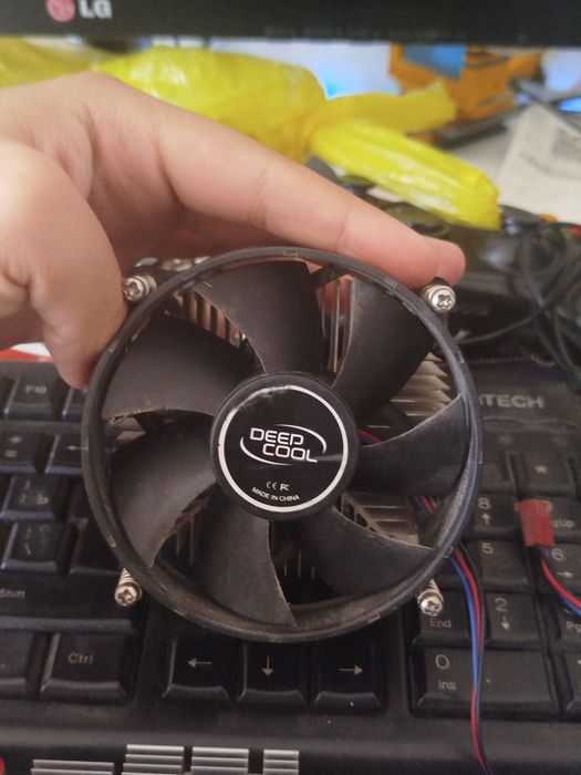 Срочно продаю видеокарту Zotac GT730 2GB+процессор+Кулер