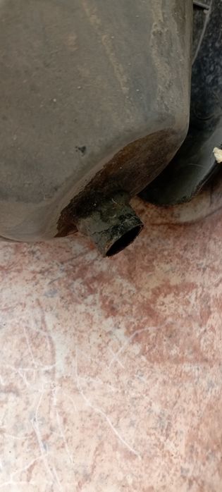 Продам задний багажник .Труба выхлопная.