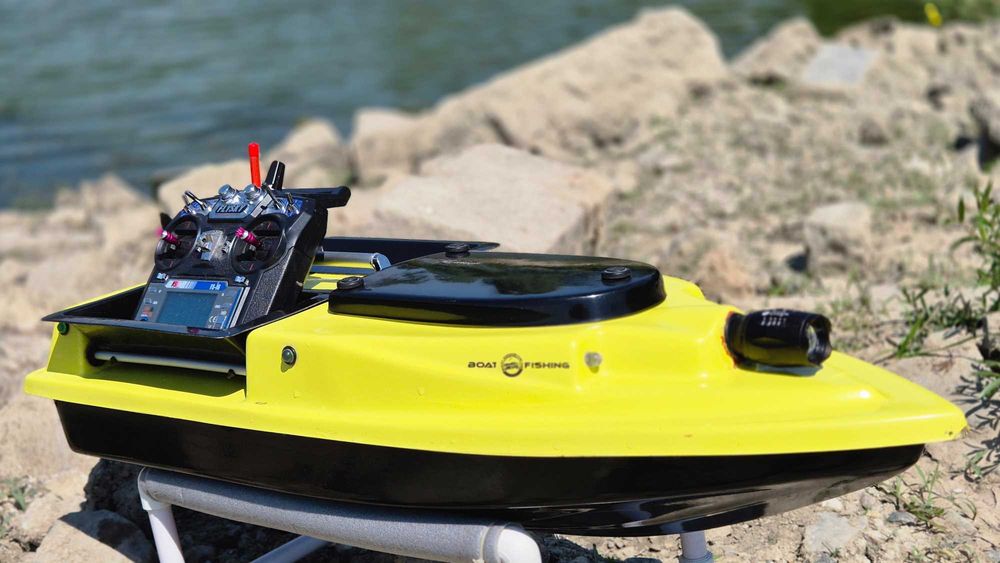 Navomodel Plantat DELFIN Clasic din Fibră 14,8V– Pachet Fără Acumulator