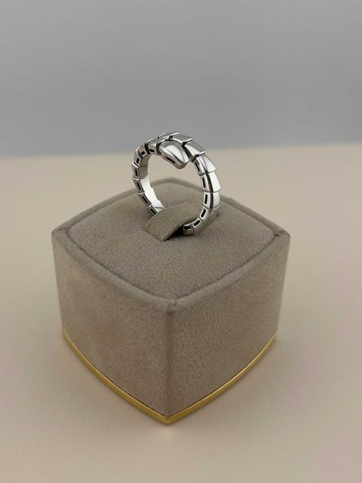 Кольцо Bvlgari Serpenty
