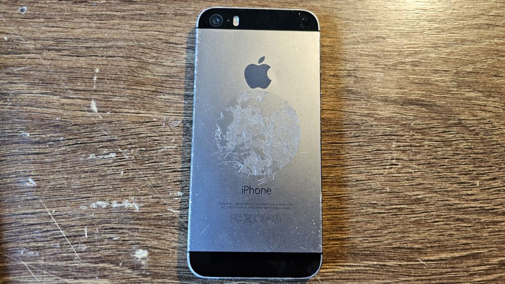 iPhone 5s silver 16Gb