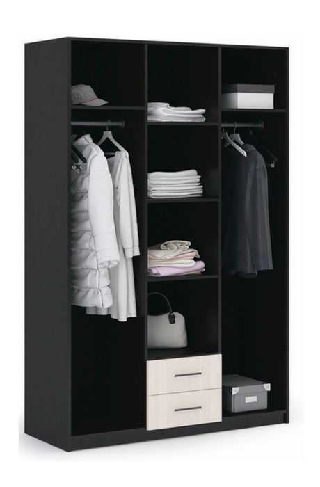 Продаеться шкаф 3-х дверный