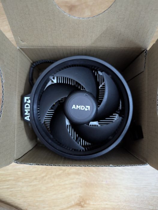 AMD Wraith Stealth охлаждения для процессора