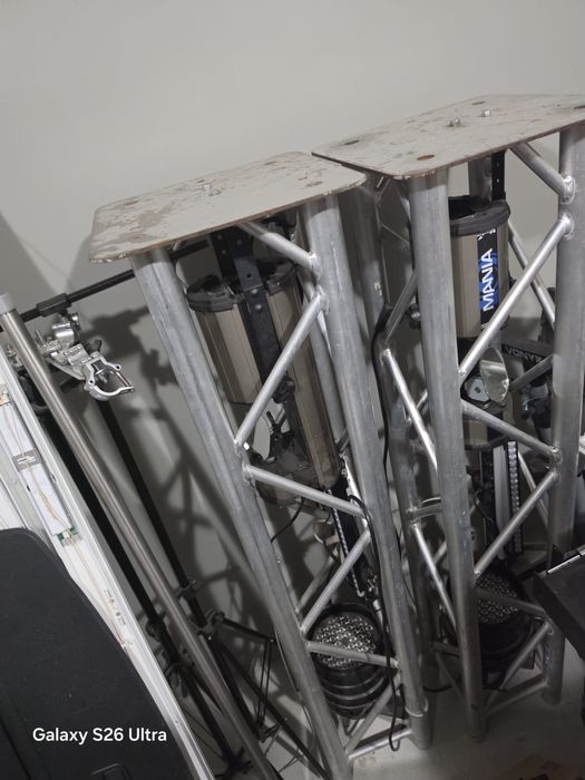 Vand 2 schele de cate 1,5m fiecare global truss in 4 puncte