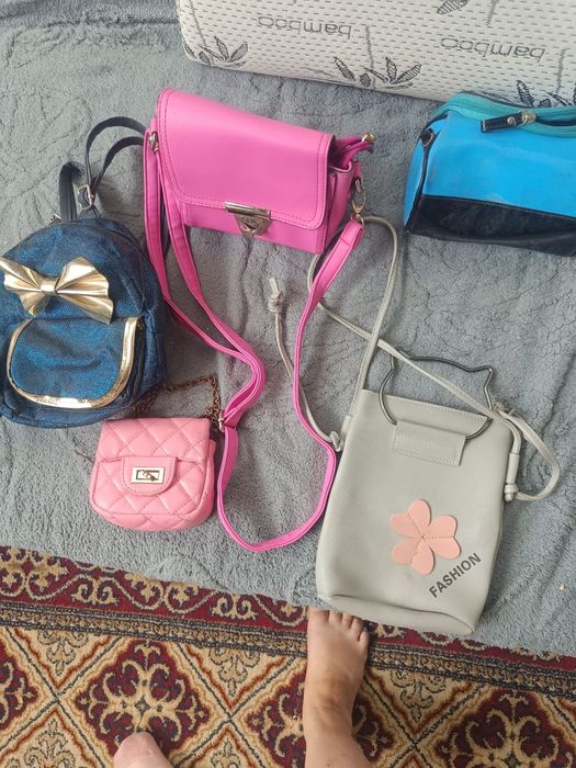 Продам рюкзаки и сумочки