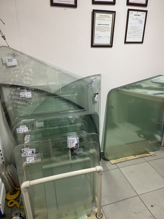 Стекло кабины крановщика