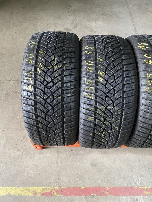 Anvelope iarna 235/40/18 Goodyear Ultra Grip Performance 235 40 18 R18