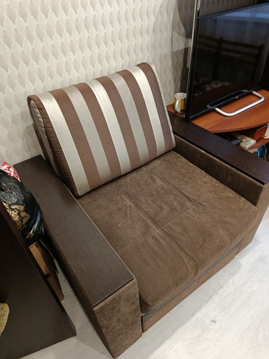 Продам диван и кресло